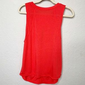 Athletic Tanks Coral loose fit